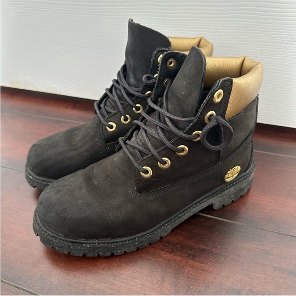 Size 6 Timberland Women’s 6” Premium Boots Black Gold Limited Edition - Picture 10 of 12
